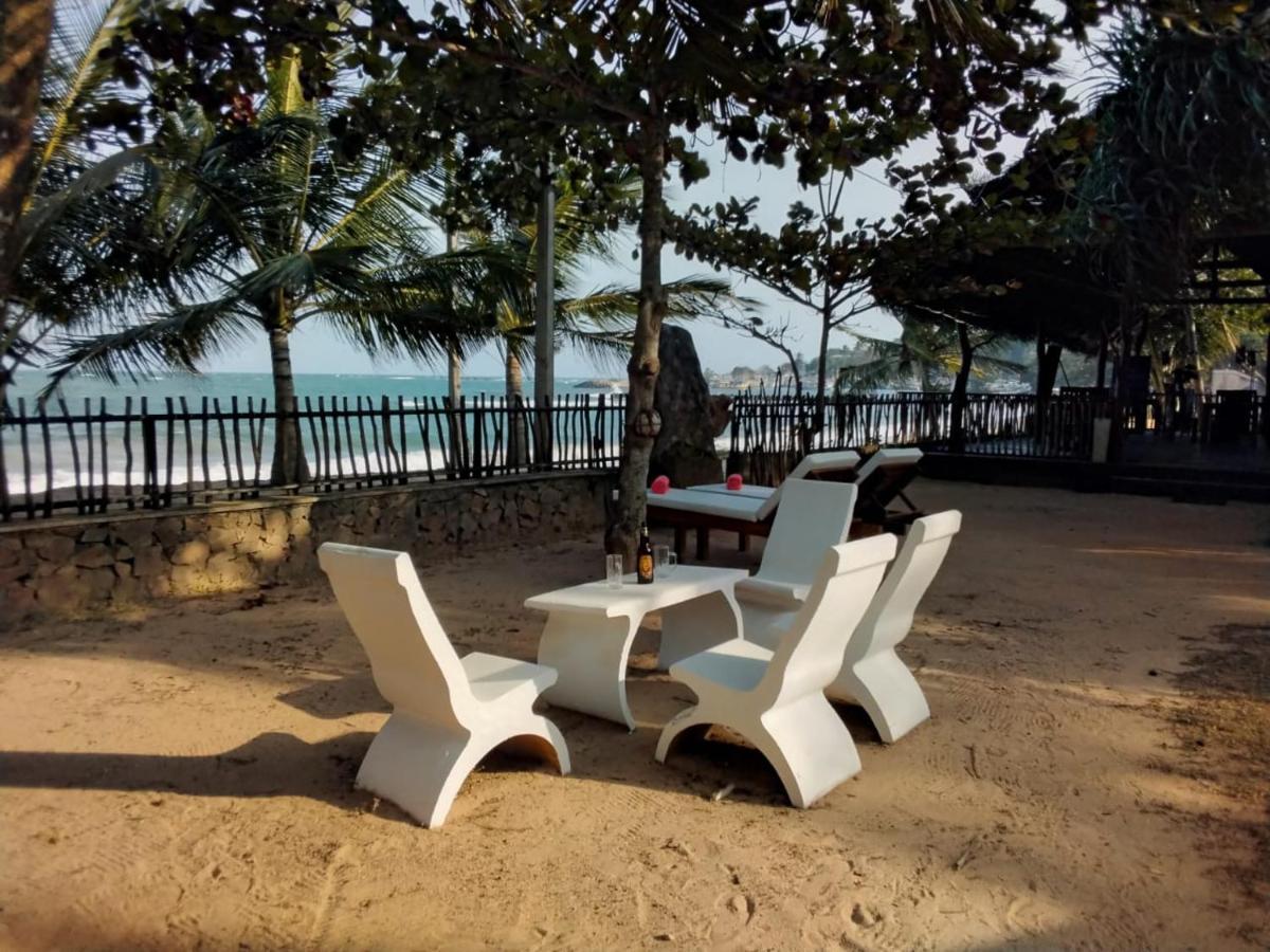 Serenity Beach Cabanas Tangalle Exteriör bild