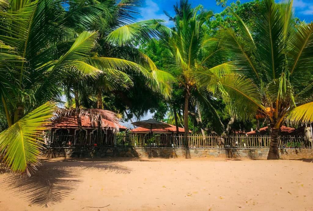 Serenity Beach Cabanas Tangalle Exteriör bild