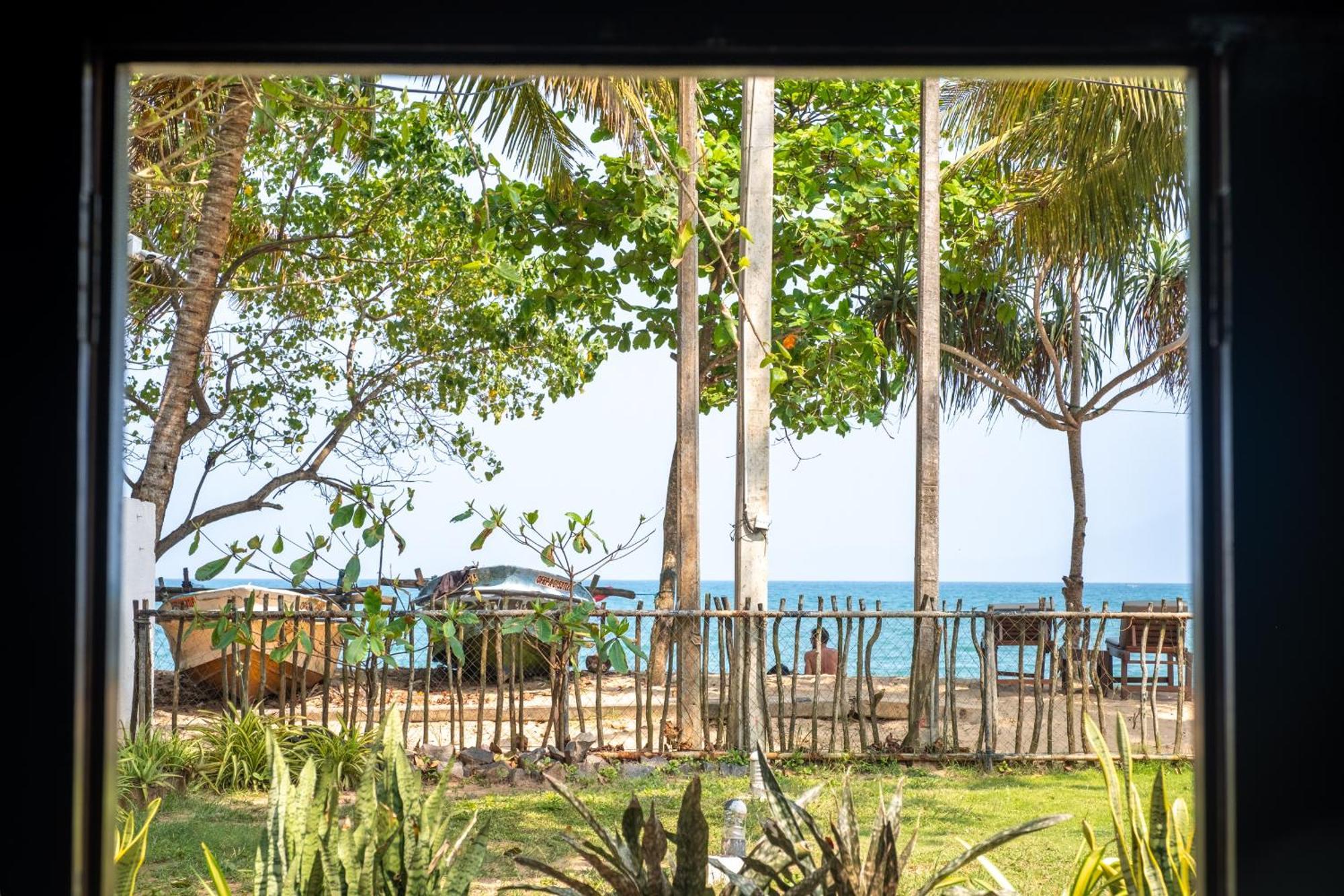 Serenity Beach Cabanas Tangalle Exteriör bild