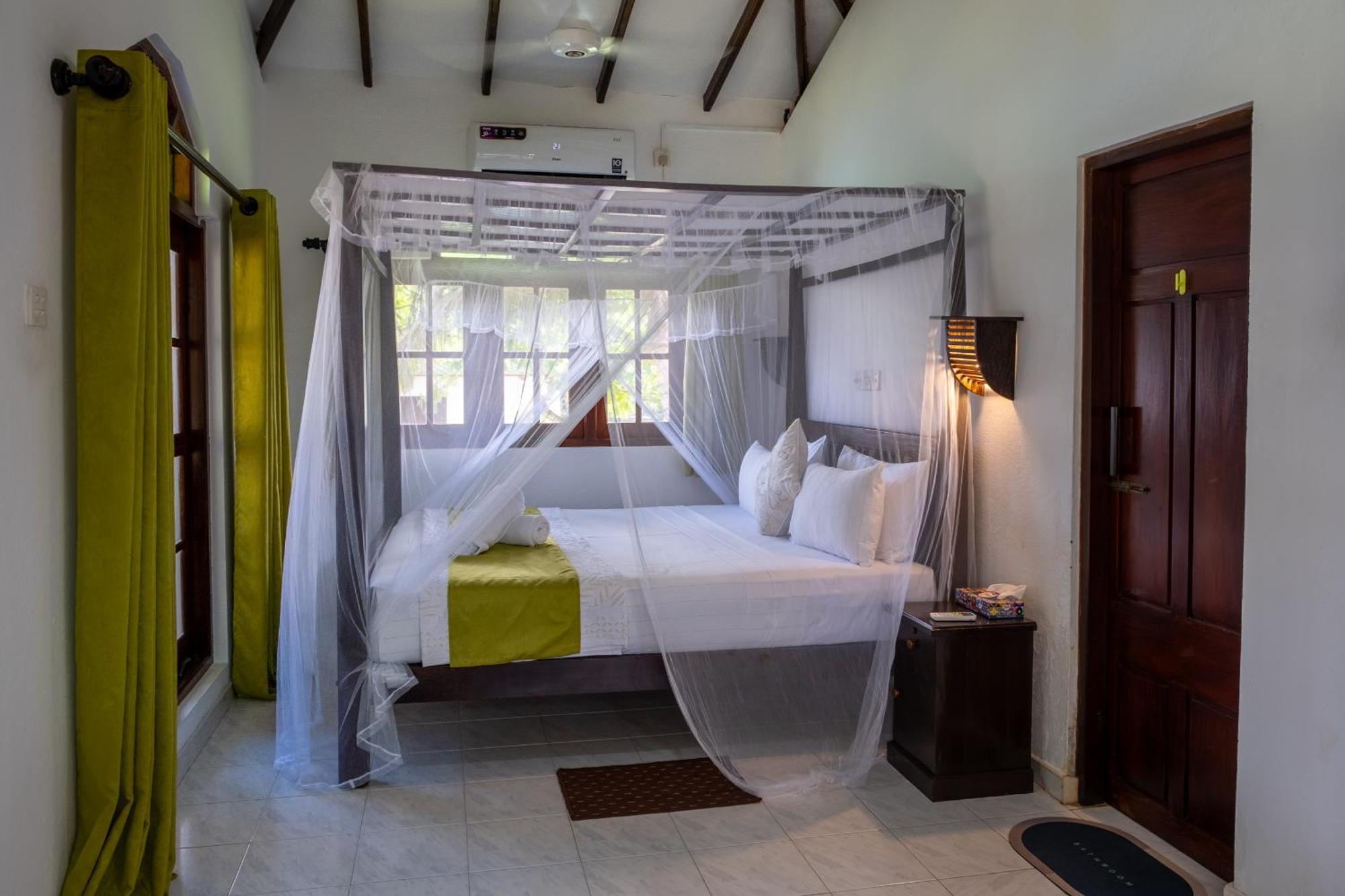 Serenity Beach Cabanas Tangalle Exteriör bild