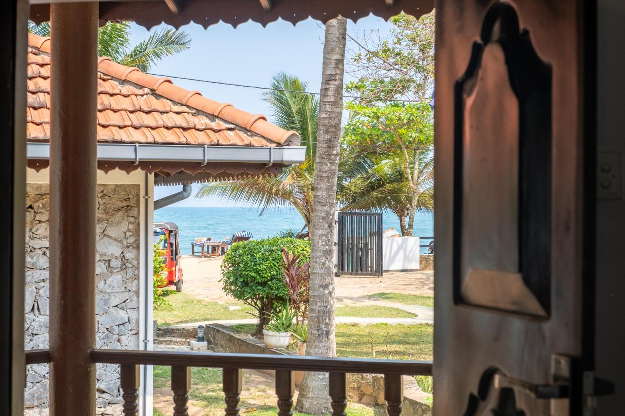 Serenity Beach Cabanas Tangalle Exteriör bild